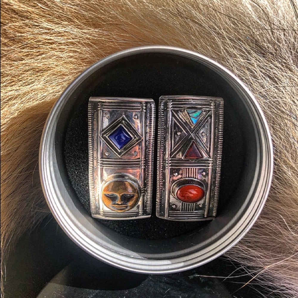 Tabra earrings.